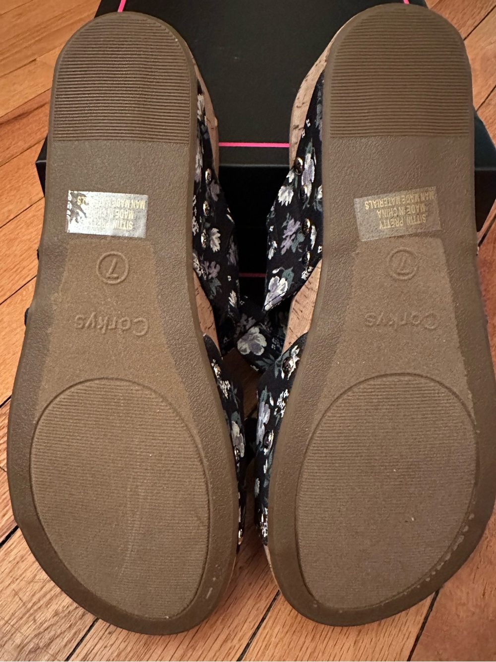 NIB CORKYS BLACK FLIEAL WEDGE SANDALS - Picture 5 of 6